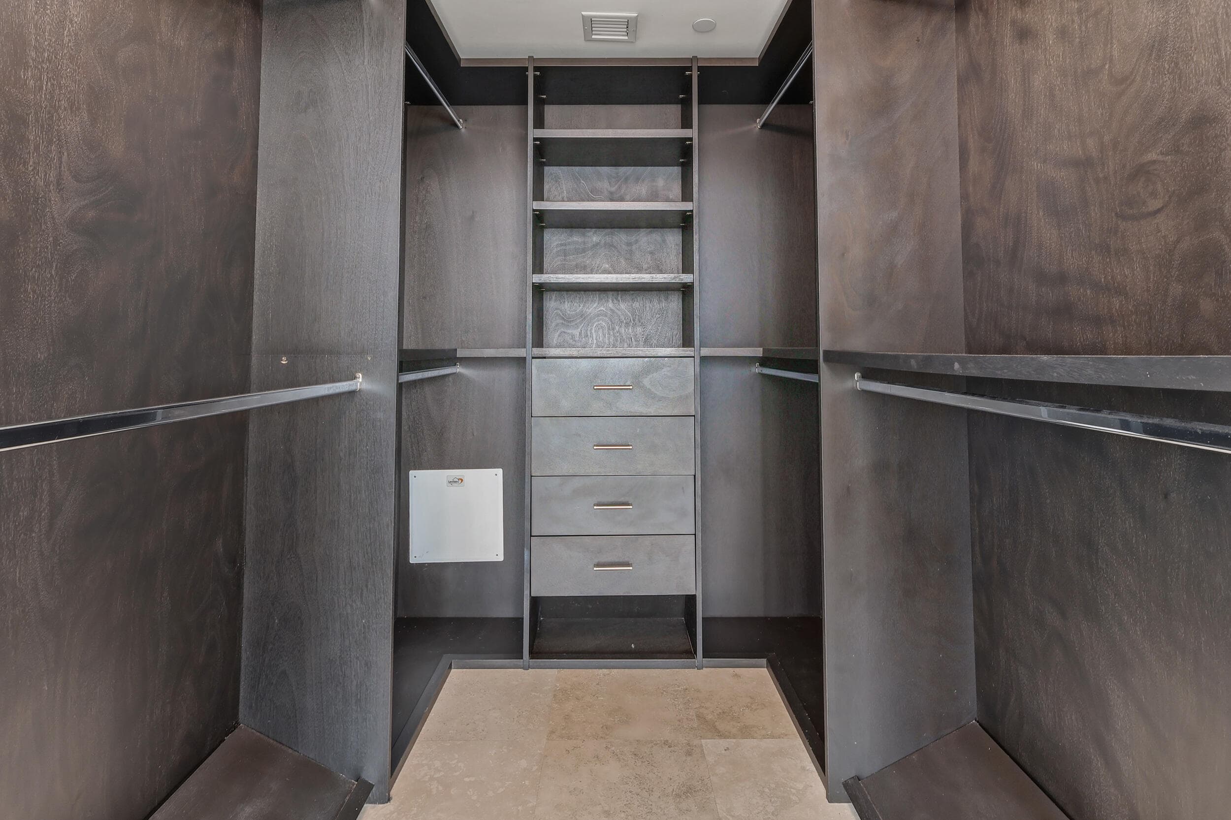 888 Biscayne Boulevard 3702, Miami, FL 33132 — photo 17 of 37