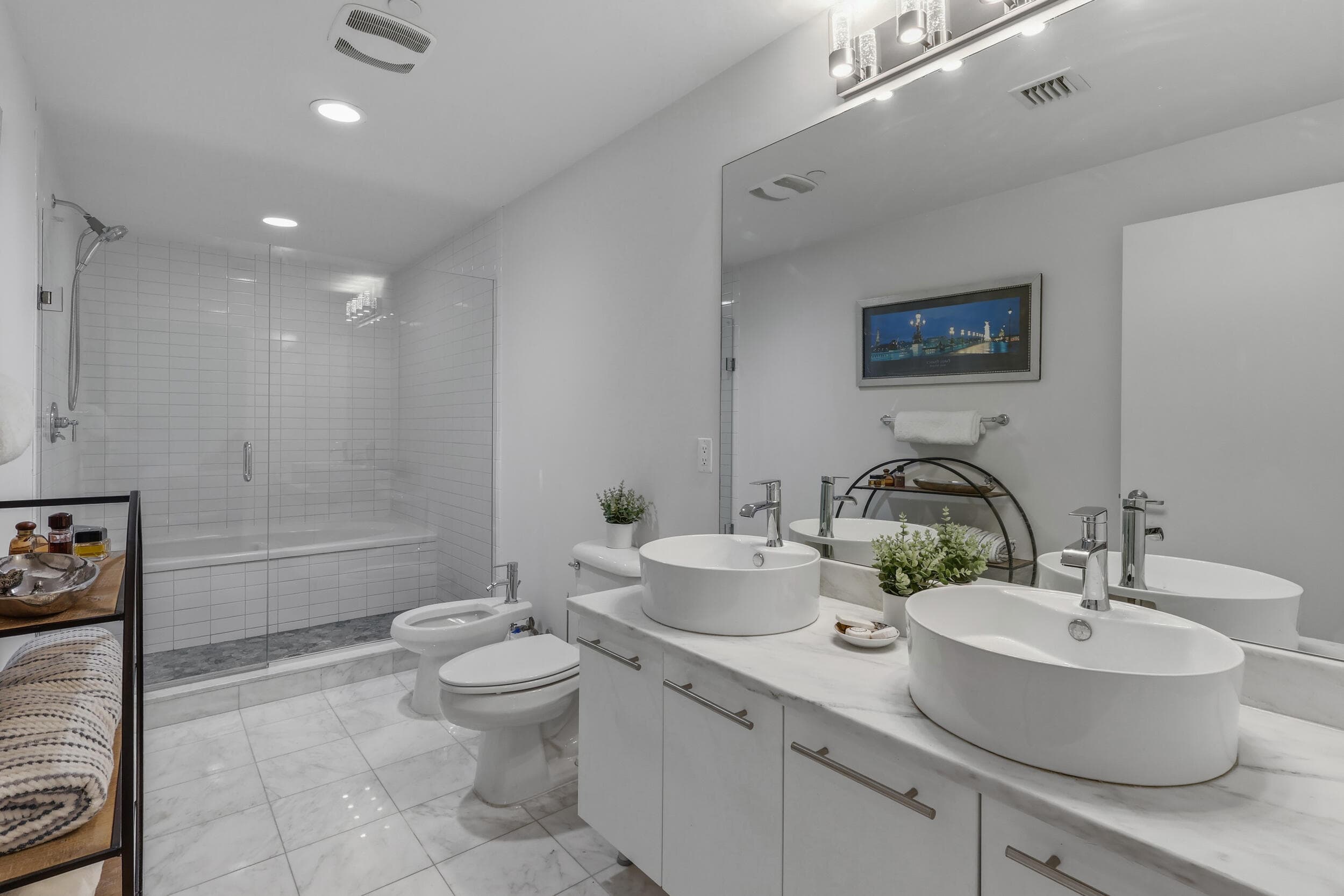 888 Biscayne Boulevard 3702, Miami, FL 33132 — photo 18 of 37