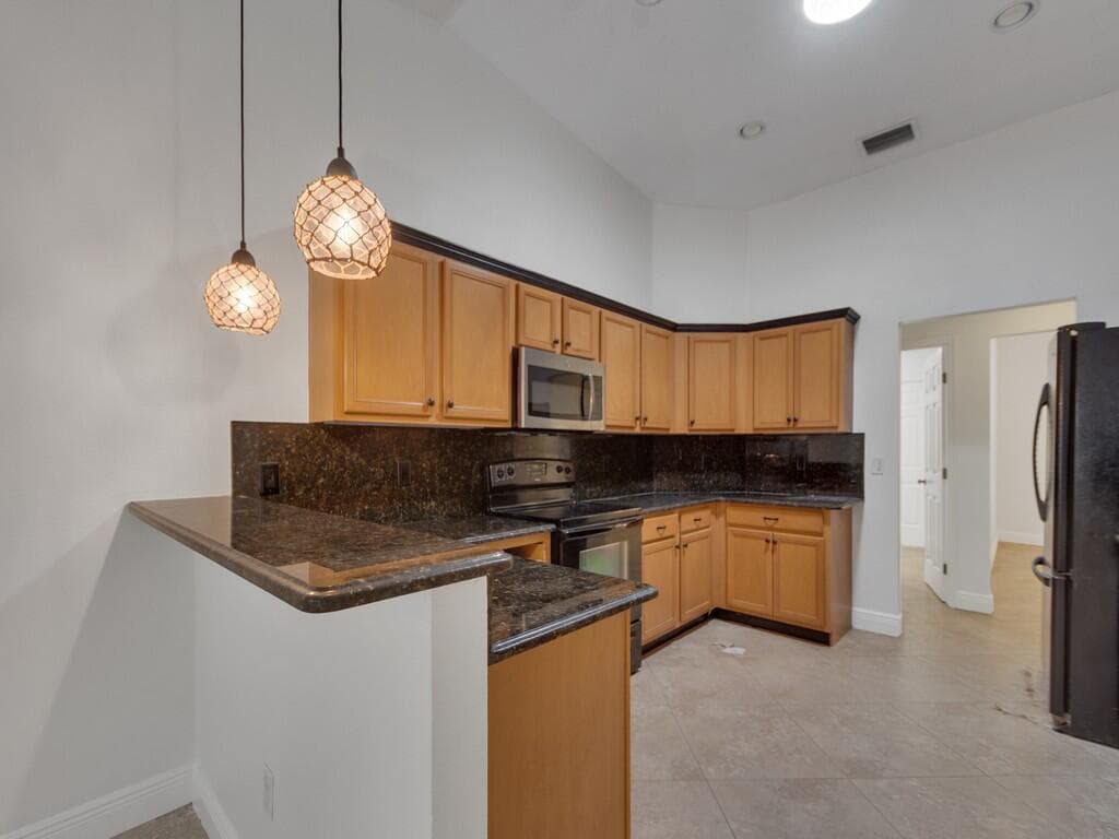 2331 SW Freeman Street, Port St. Lucie, FL 34953 — photo 5 of 34