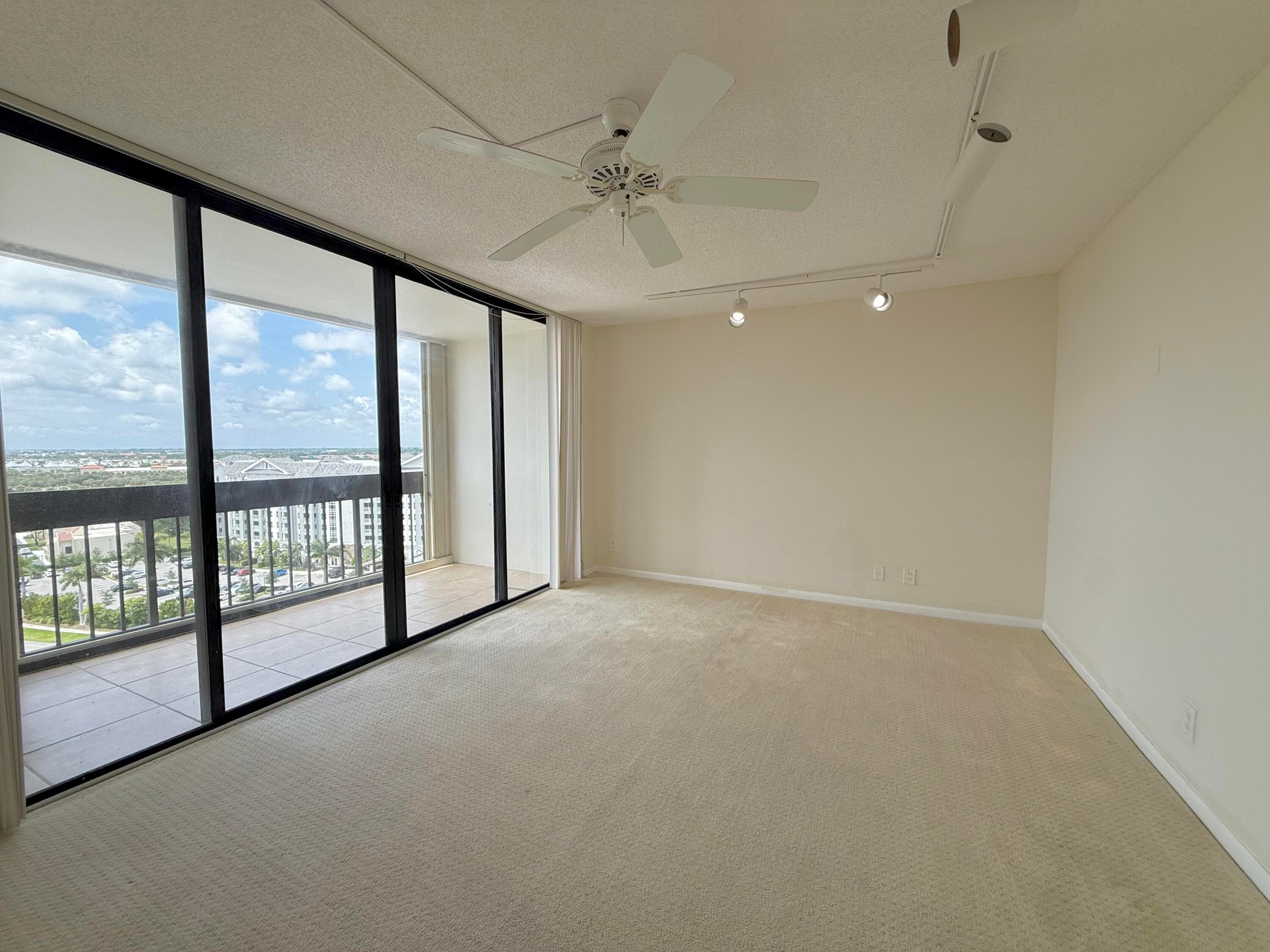2000 Presidential Way 1204, West Palm Beach, FL 33401 — photo 16 of 56