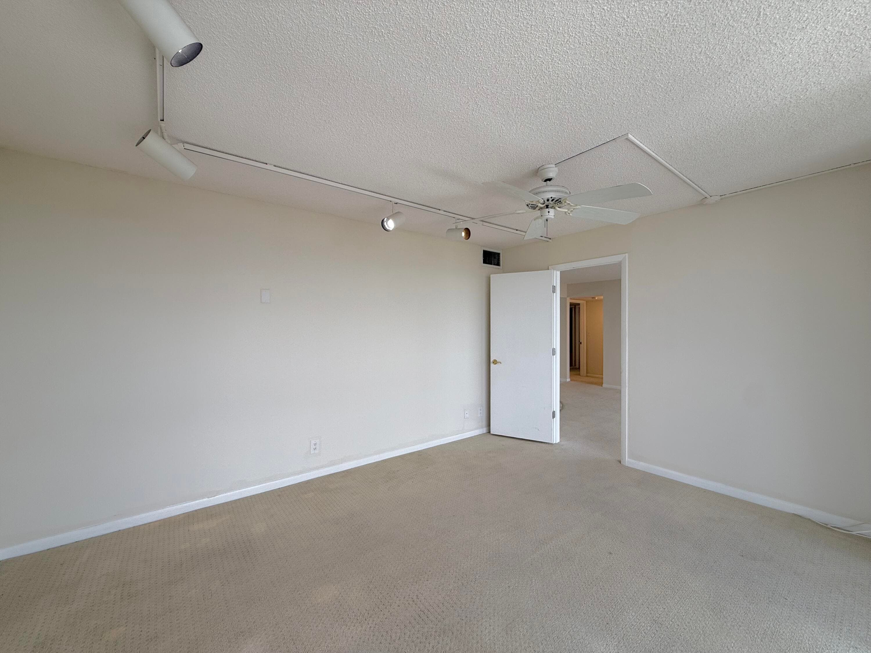 2000 Presidential Way 1204, West Palm Beach, FL 33401 — photo 18 of 56
