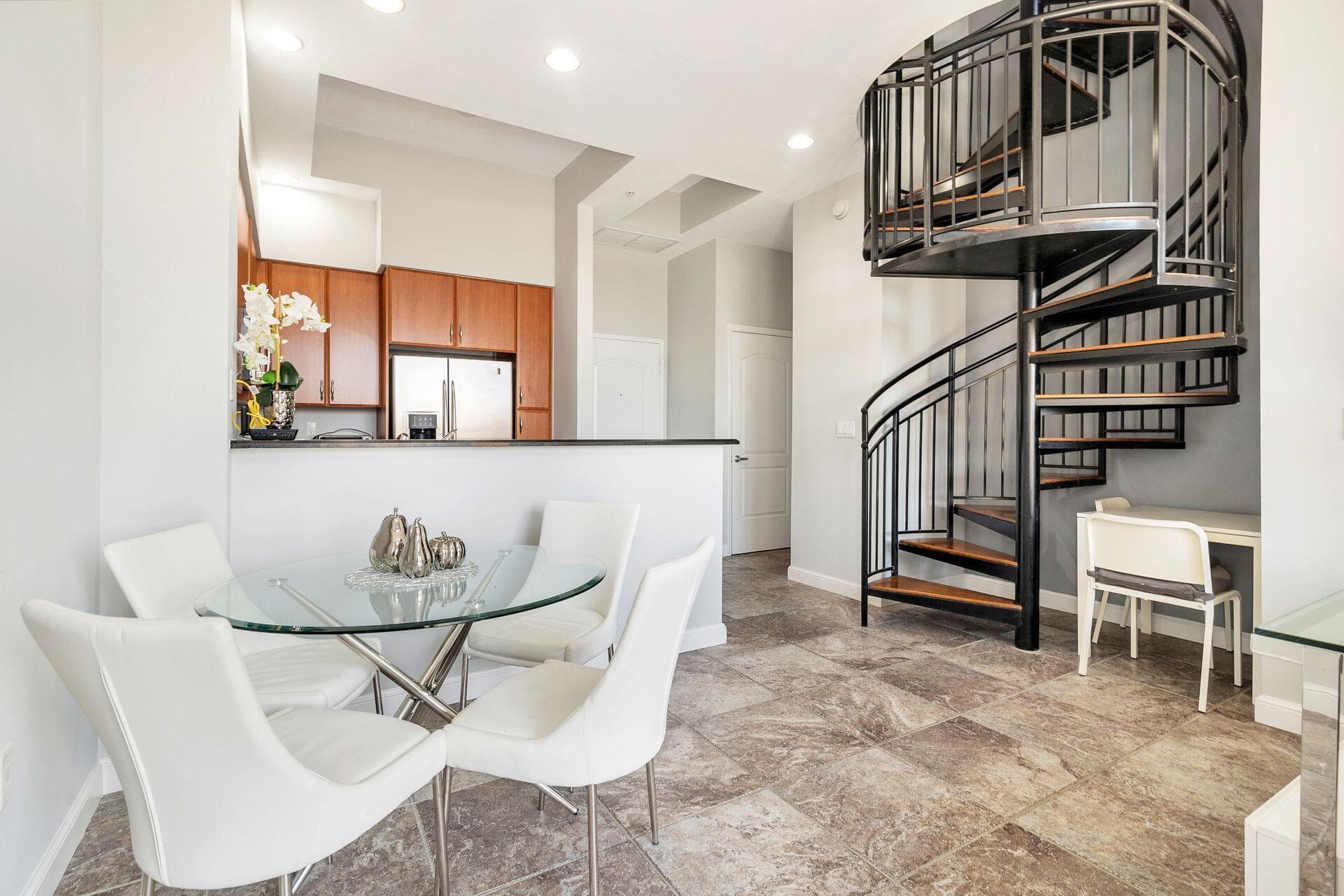 801 S Olive Avenue 414, West Palm Beach, FL 33401 — photo 4 of 18