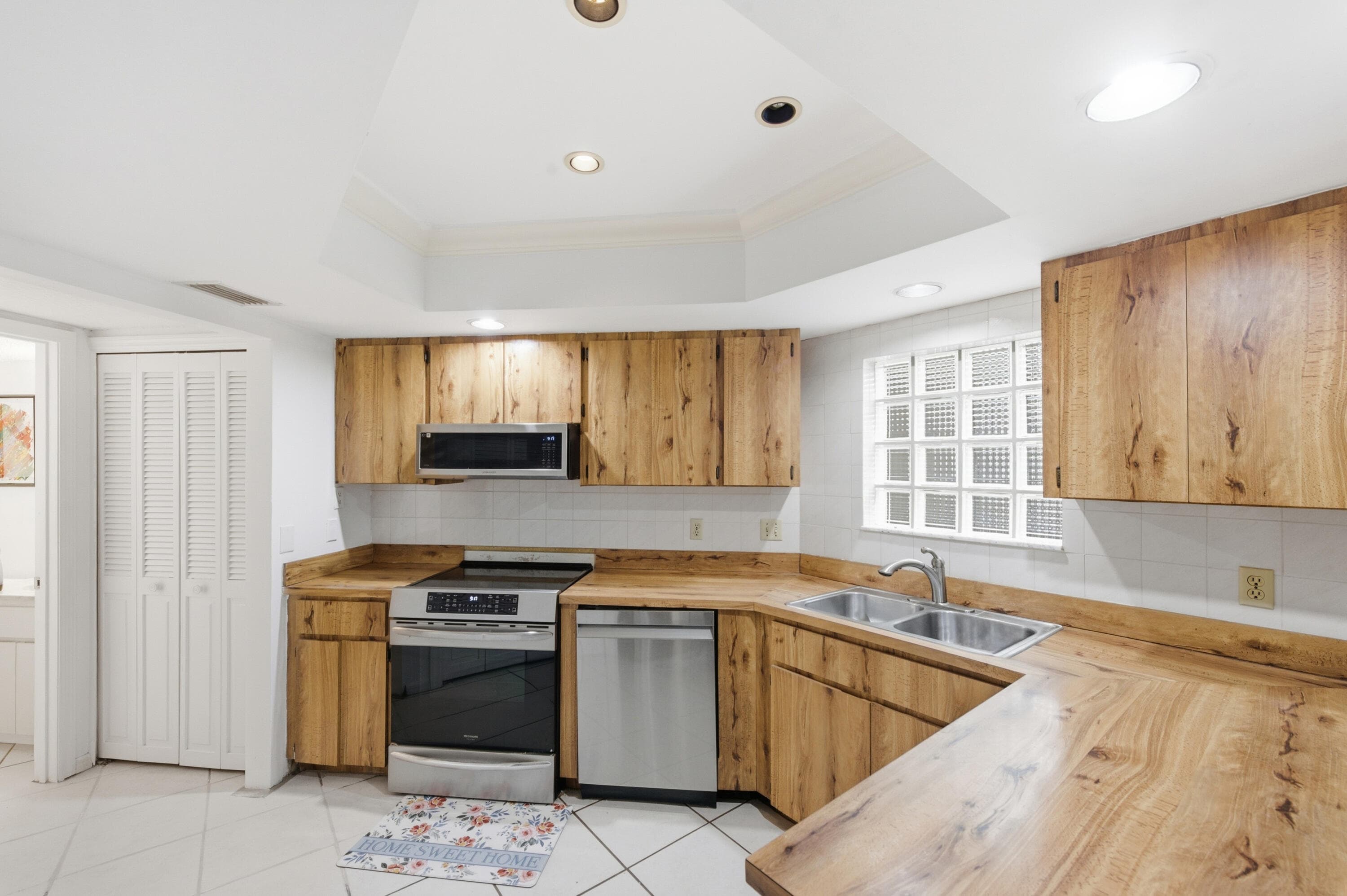 105 Weybridge Circle A, Royal Palm Beach, FL 33411 — photo 11 of 26