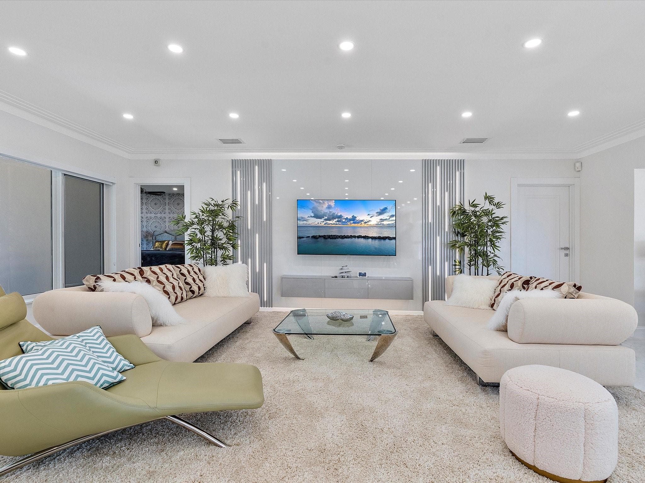 207 Royal Palm Drive, Fort Lauderdale, FL 33301 — photo 8 of 70
