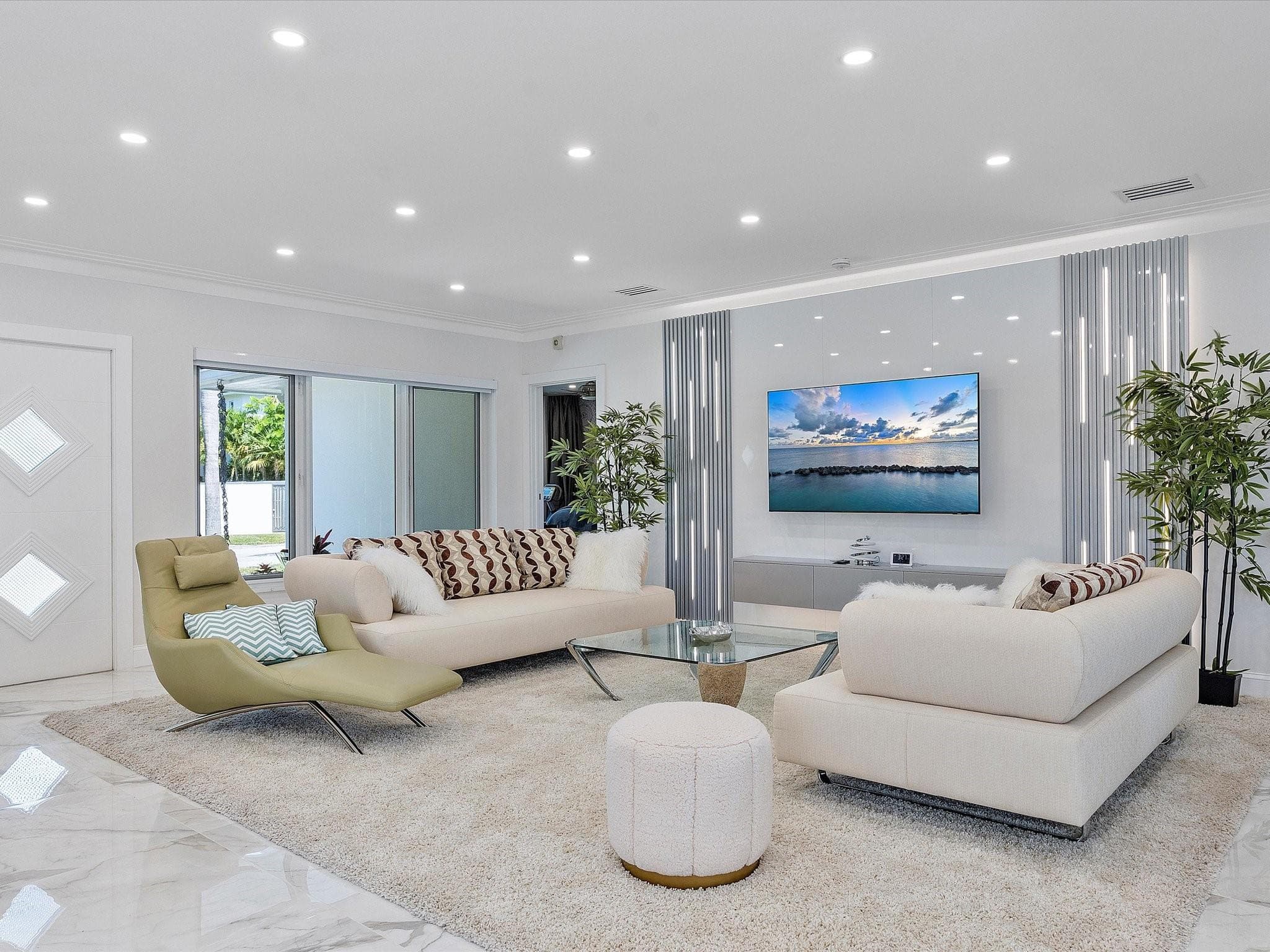 207 Royal Palm Drive, Fort Lauderdale, FL 33301 — photo 15 of 70