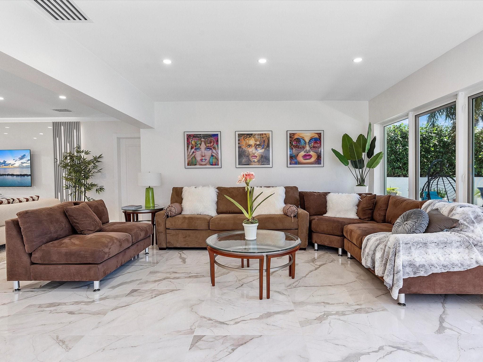 207 Royal Palm Drive, Fort Lauderdale, FL 33301 — photo 33 of 70