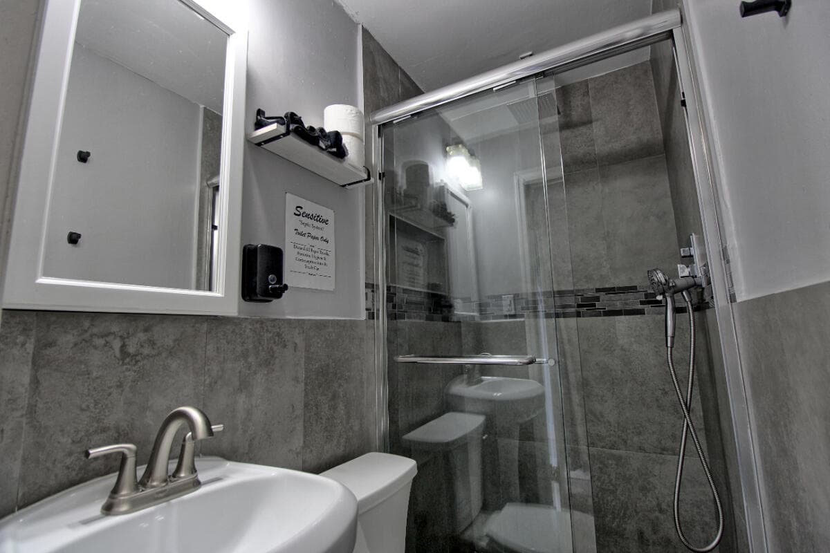 1324 N 24th Avenue, Hollywood, FL 33020 — photo 24 of 35