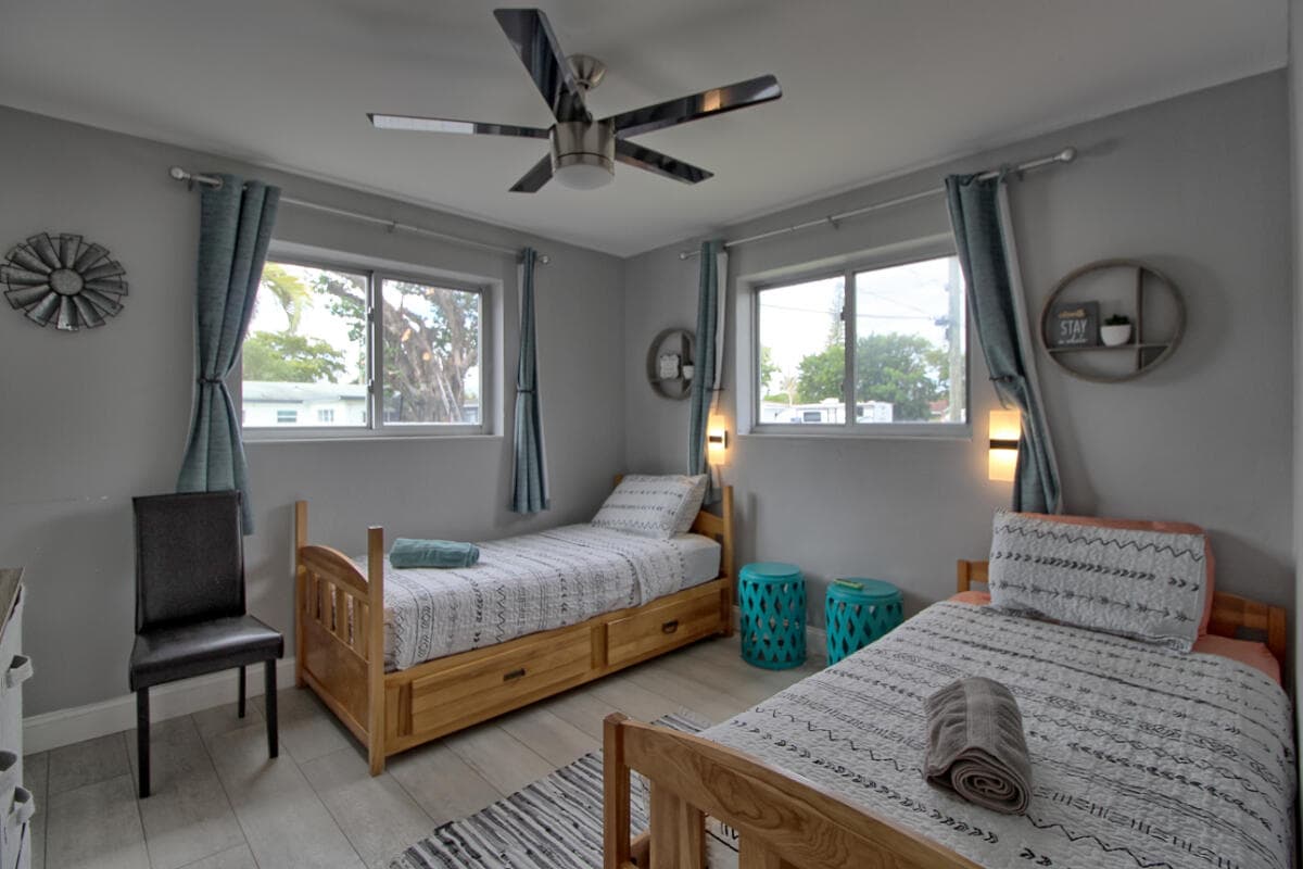 1324 N 24th Avenue, Hollywood, FL 33020 — photo 20 of 35