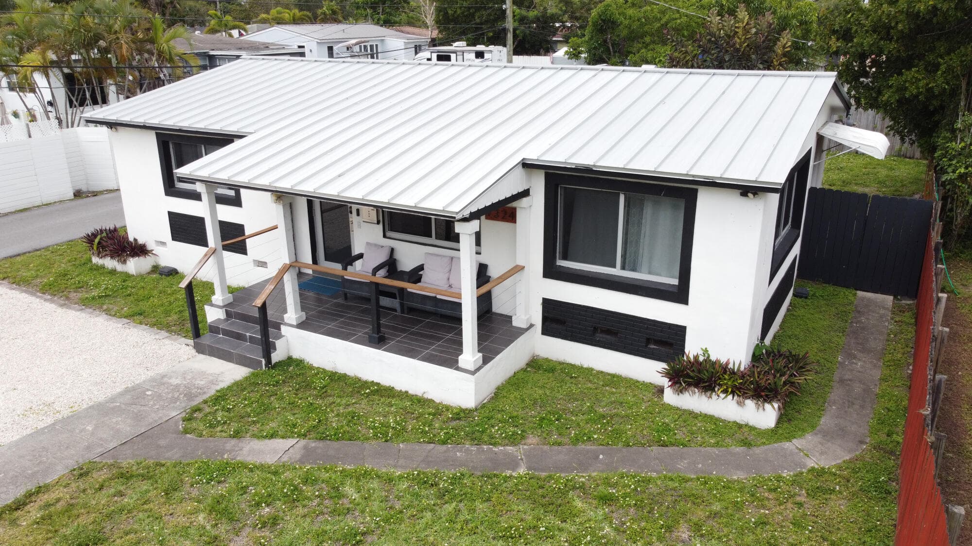 1324 N 24th Avenue, Hollywood, FL 33020 — photo 5 of 35