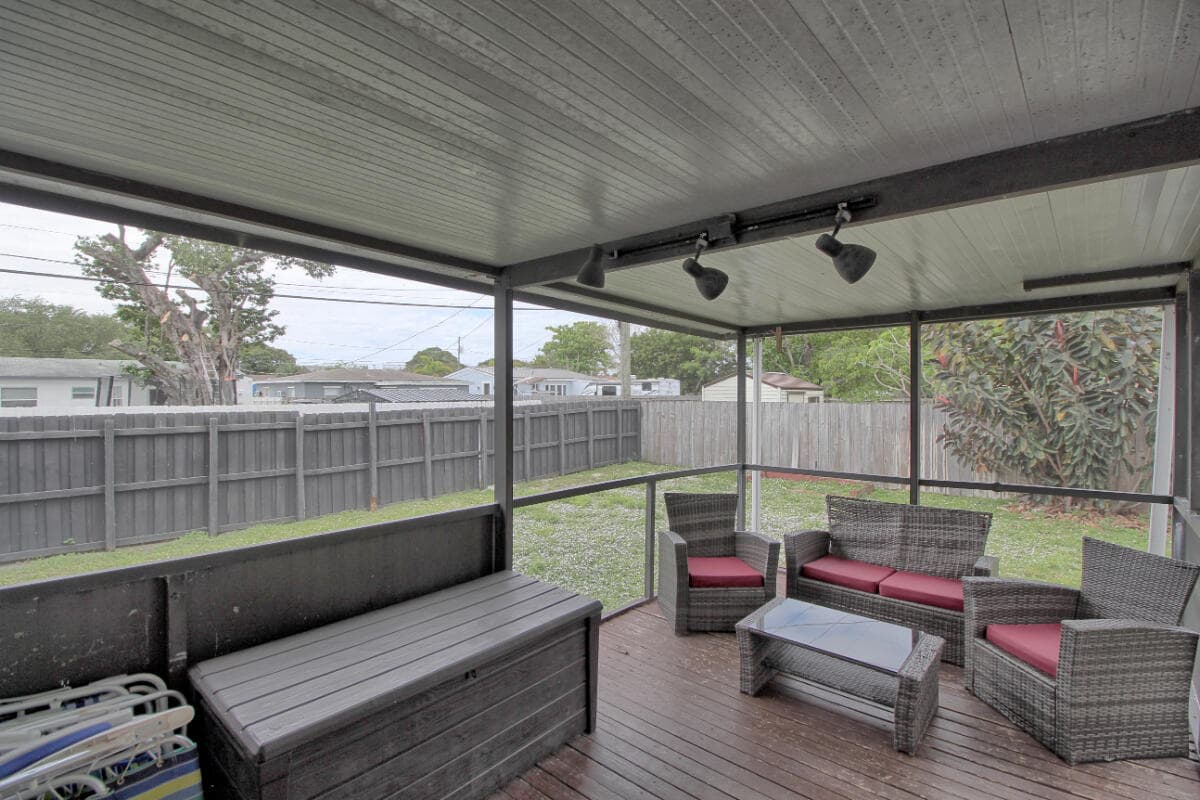 1324 N 24th Avenue, Hollywood, FL 33020 — photo 26 of 35