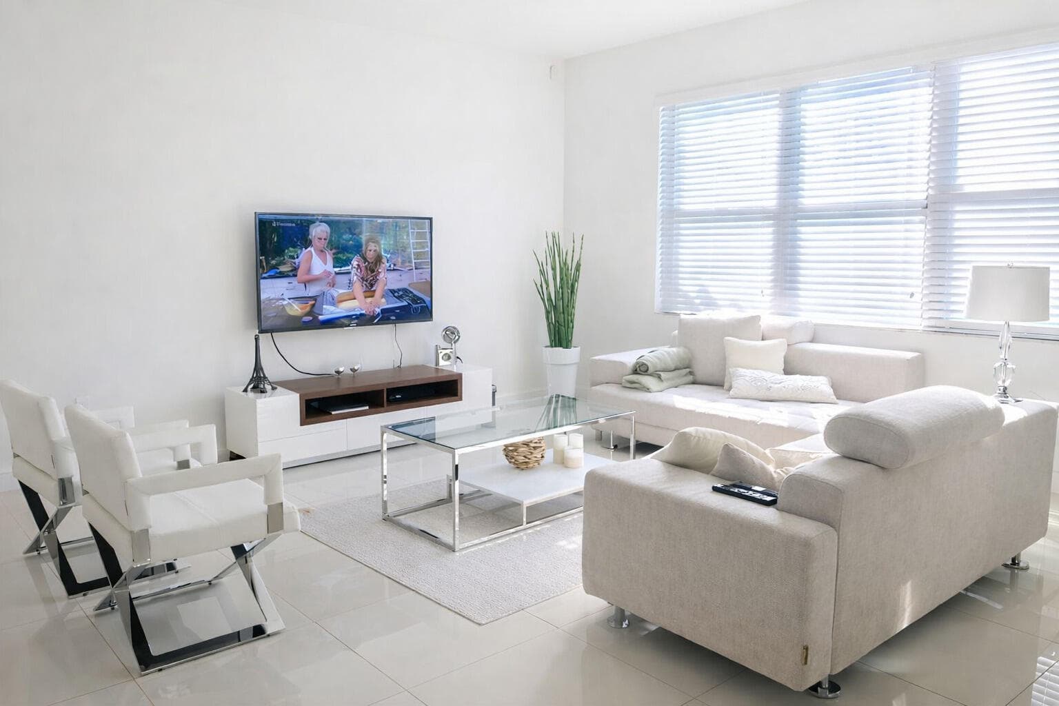 19105 NE 8th Court, Miami, FL 33179 — photo 3 of 15
