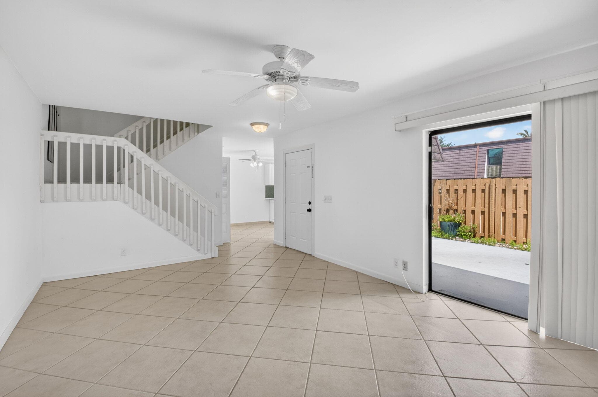 7582 Courtyard Run E 7582, Boca Raton, FL 33433 — photo 4 of 41