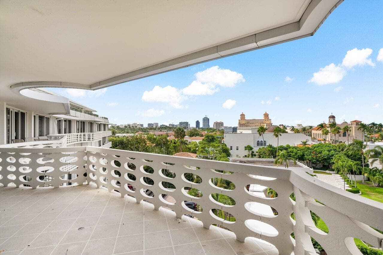 130 Sunrise Avenue 616, Palm Beach, FL 33480 — photo 20 of 33