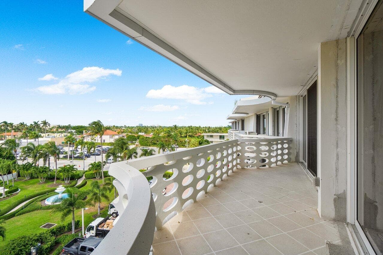130 Sunrise Avenue 616, Palm Beach, FL 33480 — photo 21 of 33