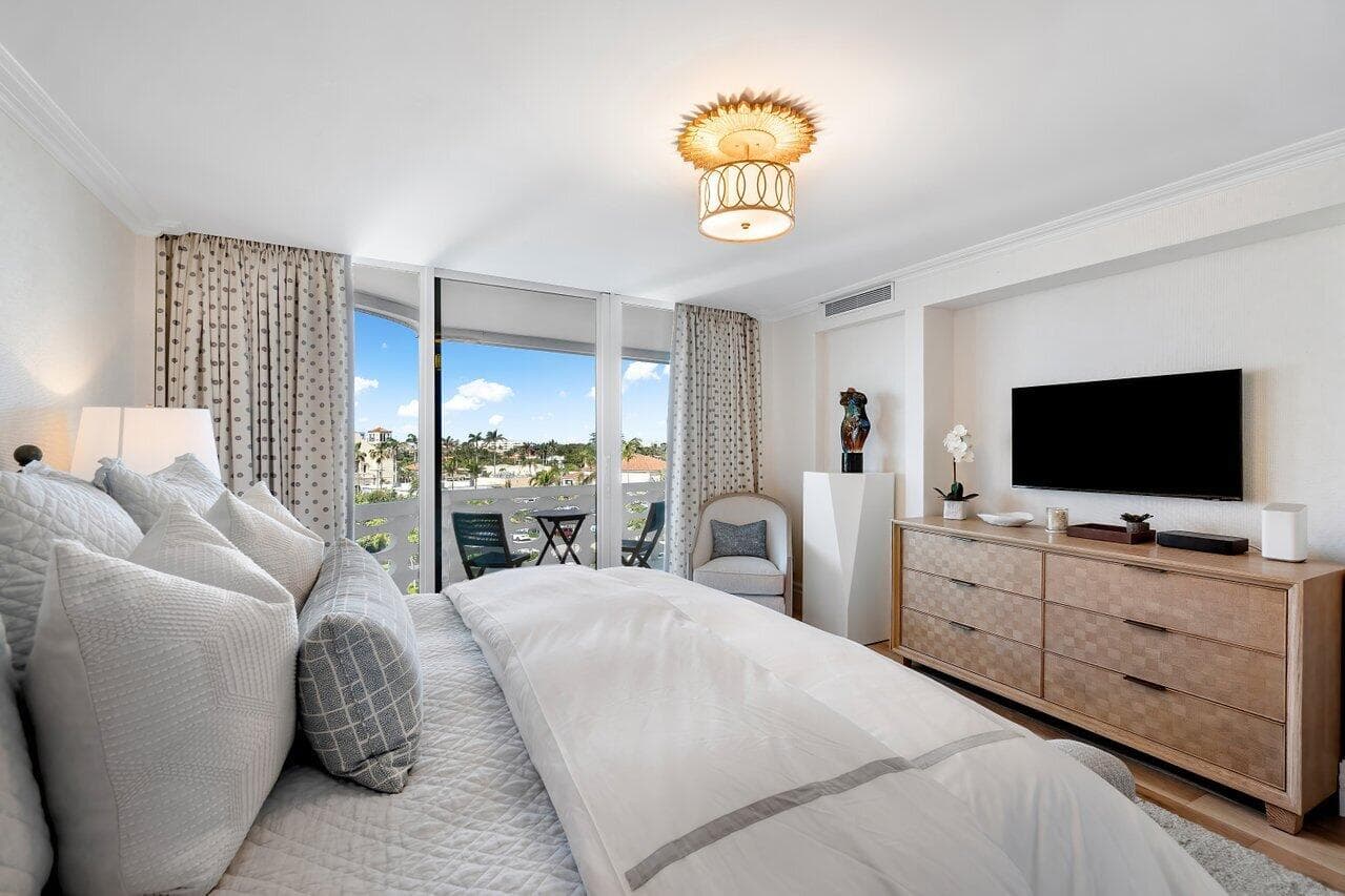 130 Sunrise Avenue 616, Palm Beach, FL 33480 — photo 14 of 33