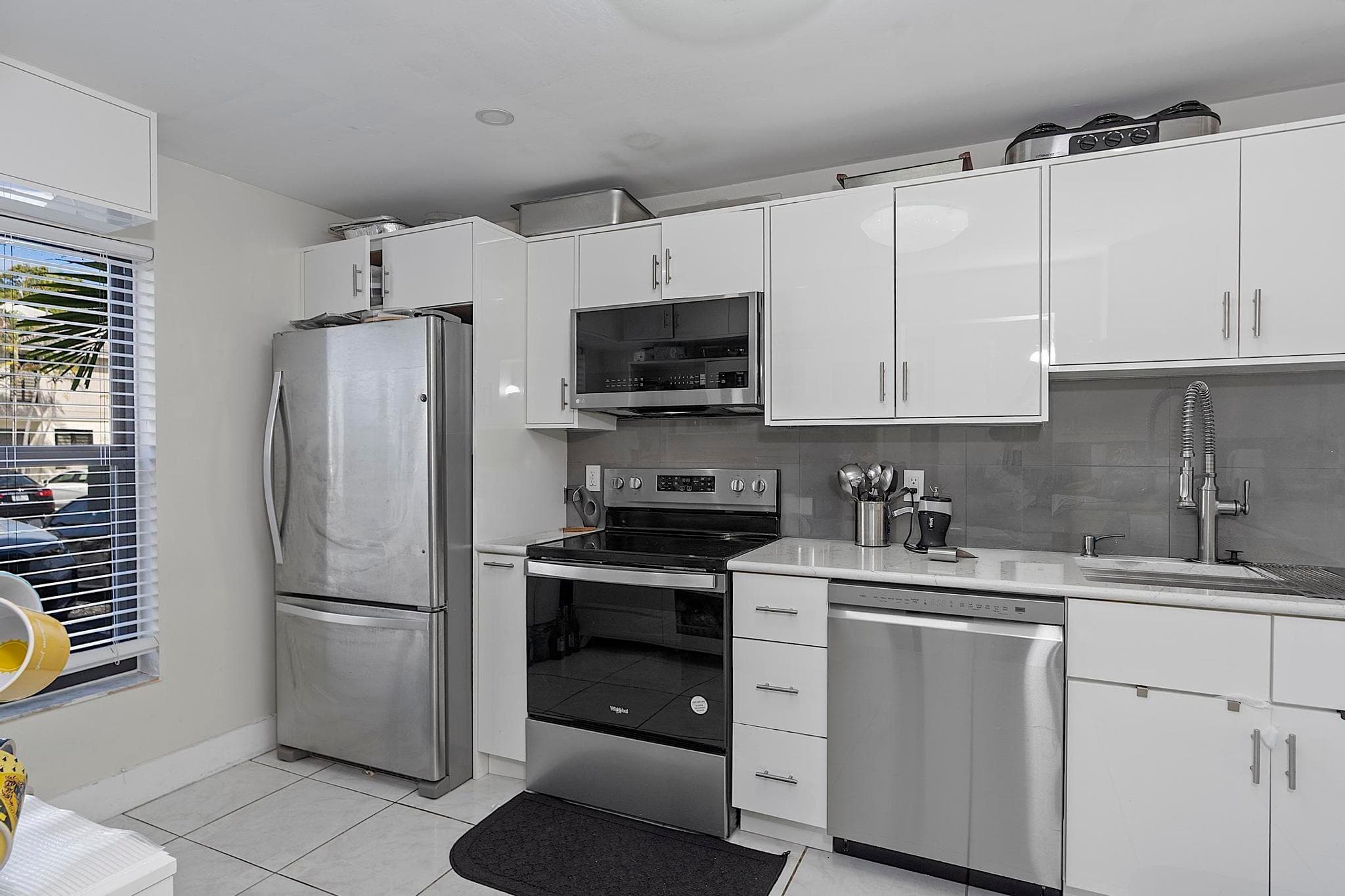 1177 NW 98th Terrace 132, Pembroke Pines, FL 33024 — photo 5 of 35