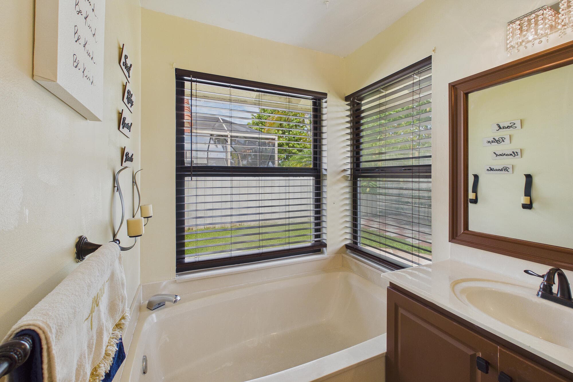 169 Executive Circle, Boynton Beach, FL 33436 — photo 23 of 55