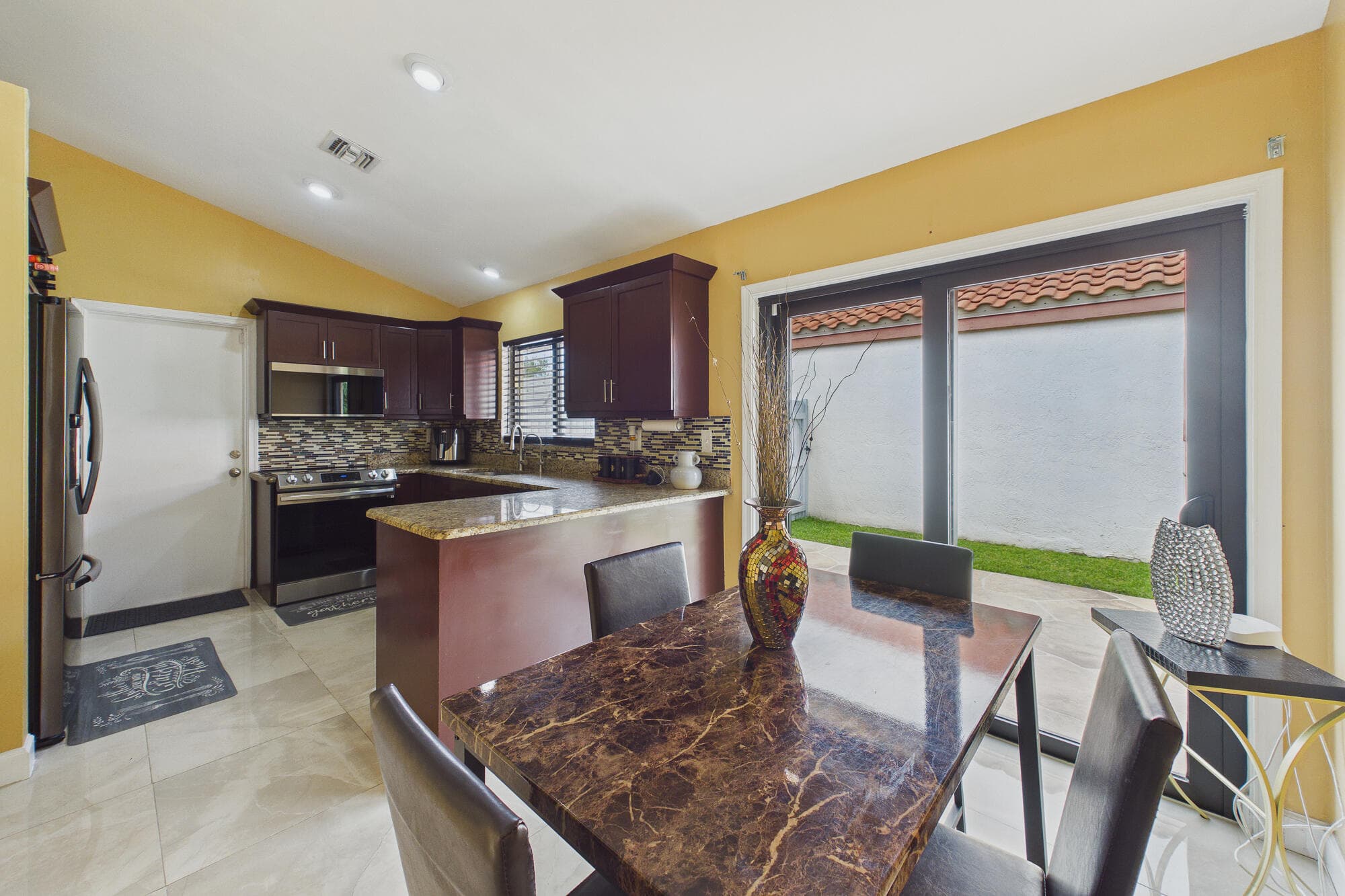 169 Executive Circle, Boynton Beach, FL 33436 — photo 7 of 55