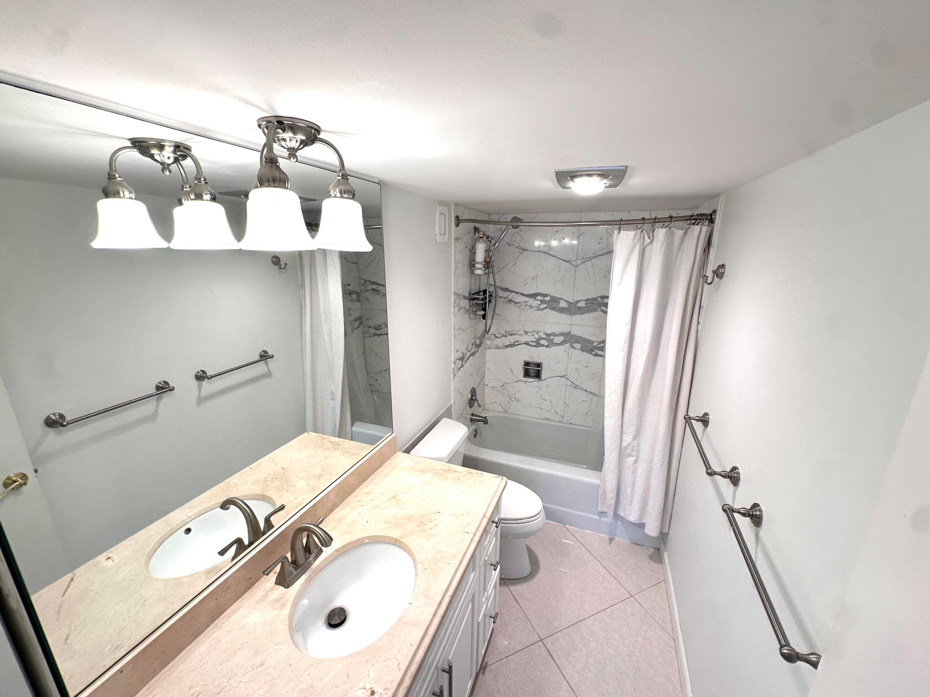 1 Las Olas Circle 313, Fort Lauderdale, FL 33316 — photo 17 of 48