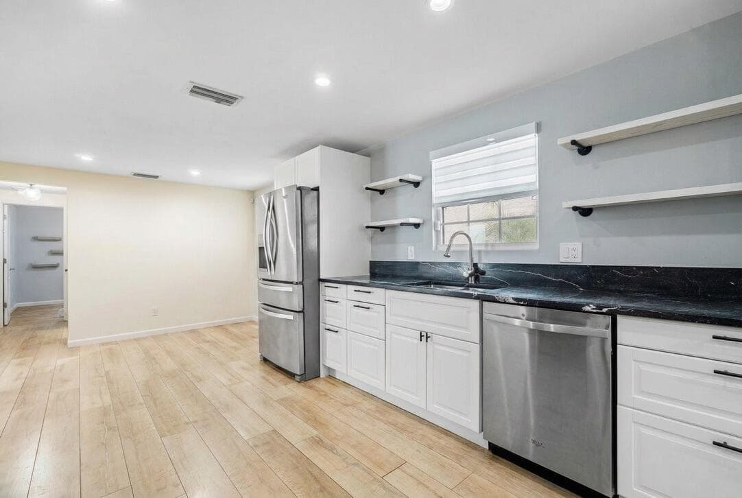 353 E Lakewood Road, West Palm Beach, FL 33405 — photo 16 of 35