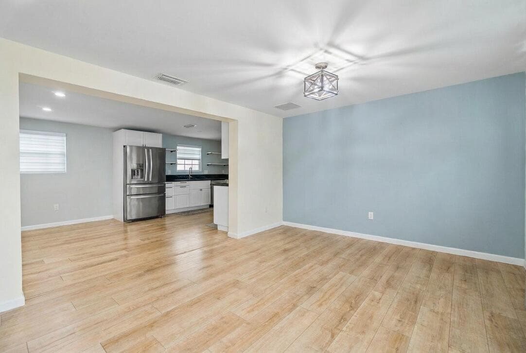 353 E Lakewood Road, West Palm Beach, FL 33405 — photo 7 of 35
