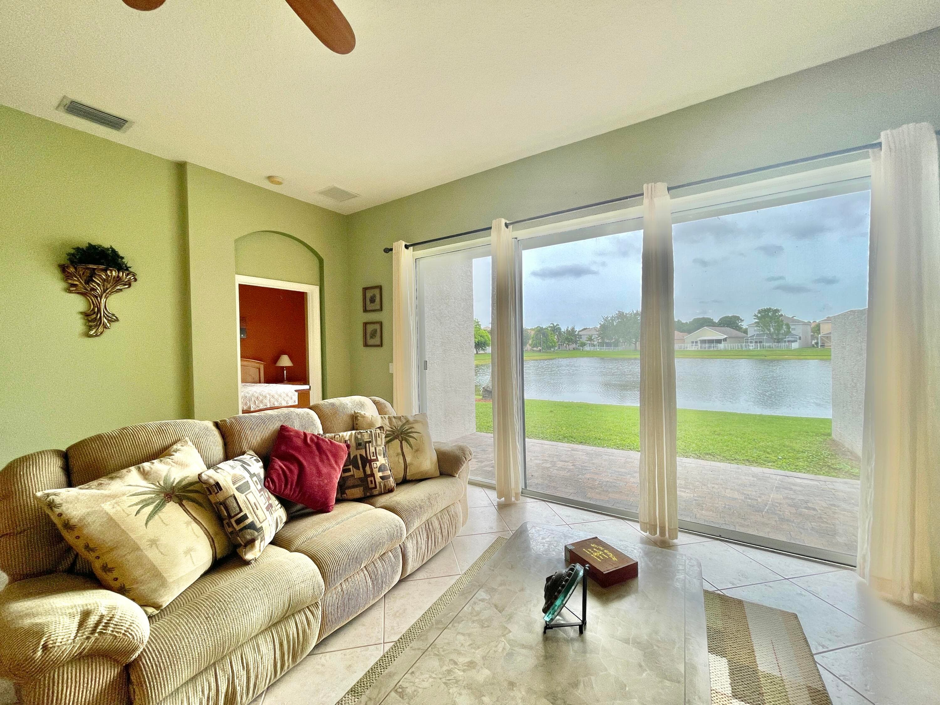 137 Canterbury Place, Royal Palm Beach, FL 33414 — photo 15 of 40