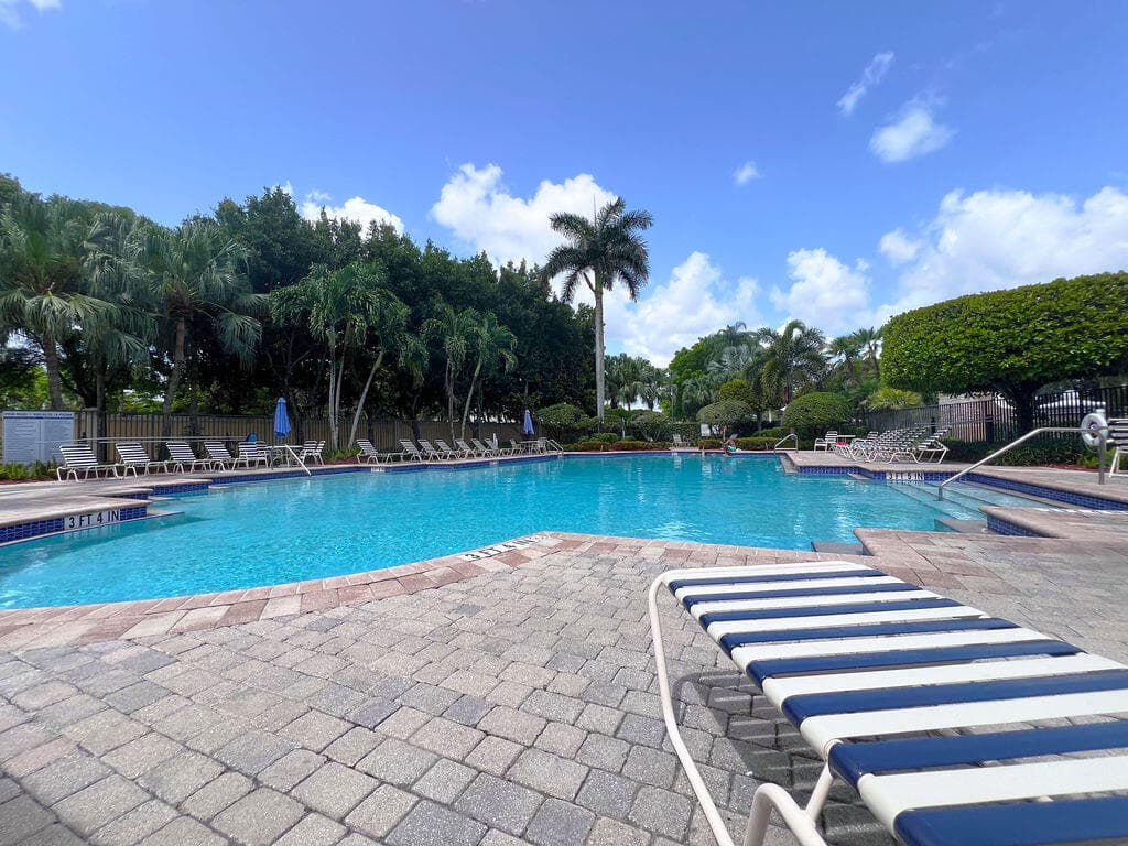 137 Canterbury Place, Royal Palm Beach, FL 33414 — photo 33 of 40