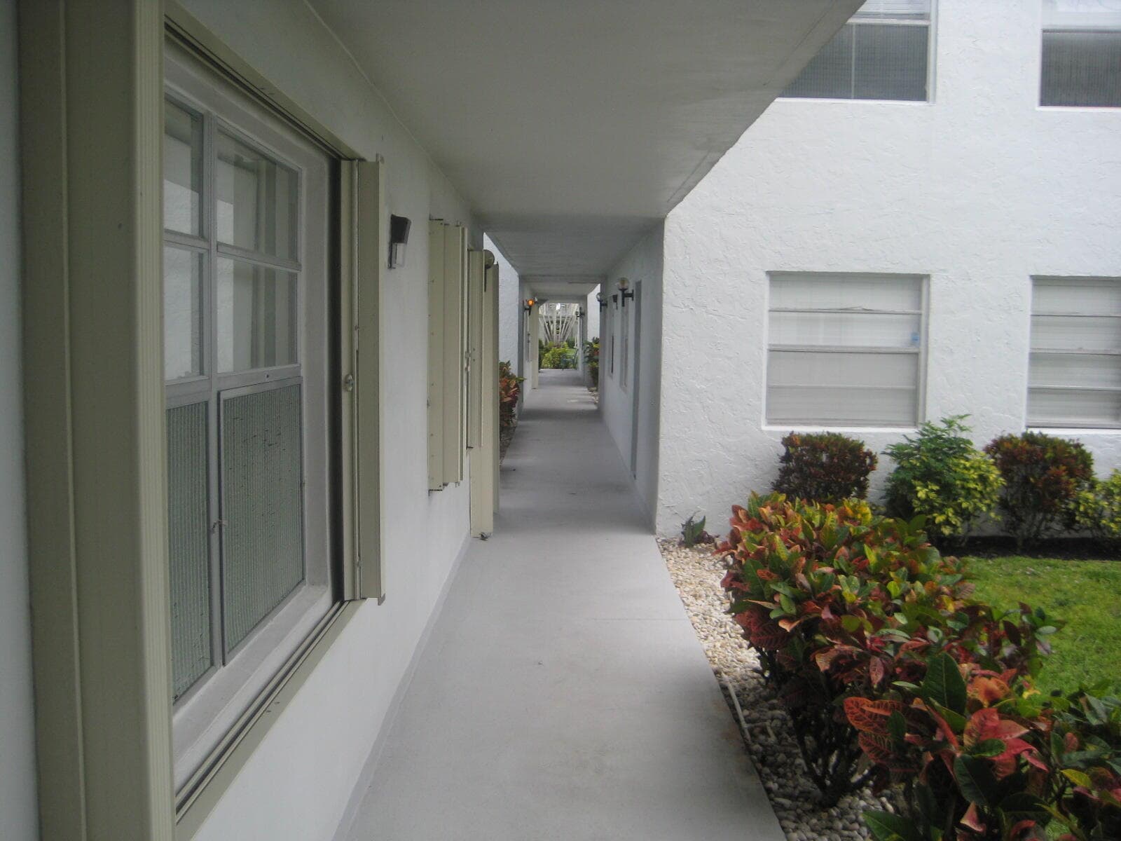 401 Saxony Drive 401-i, Delray Beach, FL 33446 — photo 2 of 16