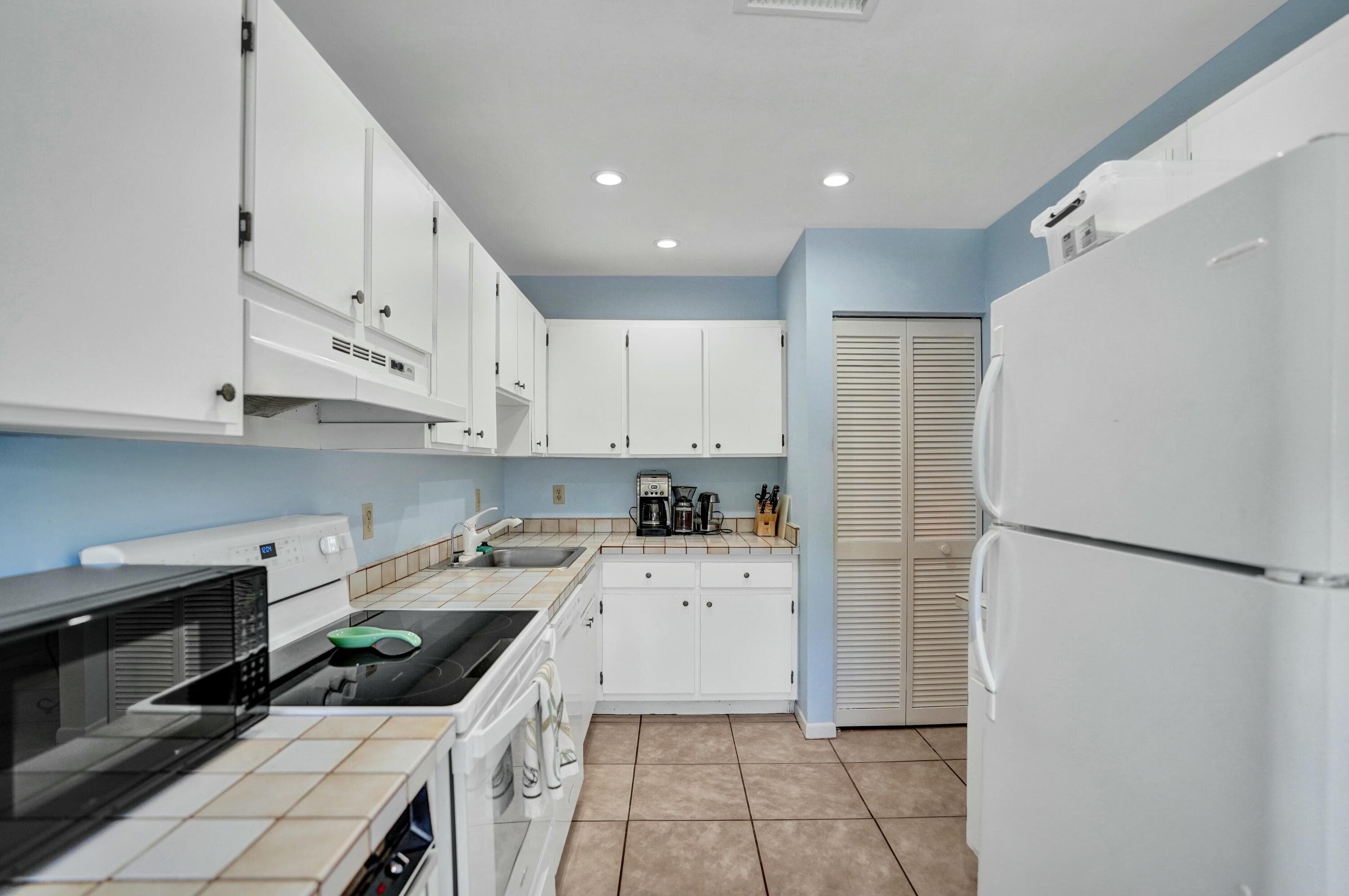 19 Stratford Drive E Unit F, Boynton Beach, FL 33436 — photo 6 of 64