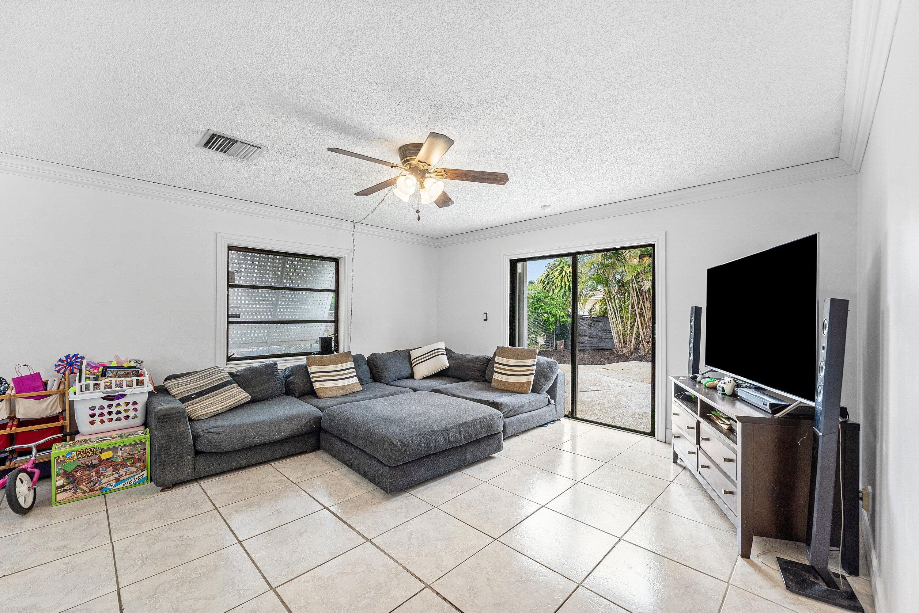 6407 Boulevard Of Champions Boulevard Of Champions, North Lauderdale, FL 33068 — photo 4 of 17
