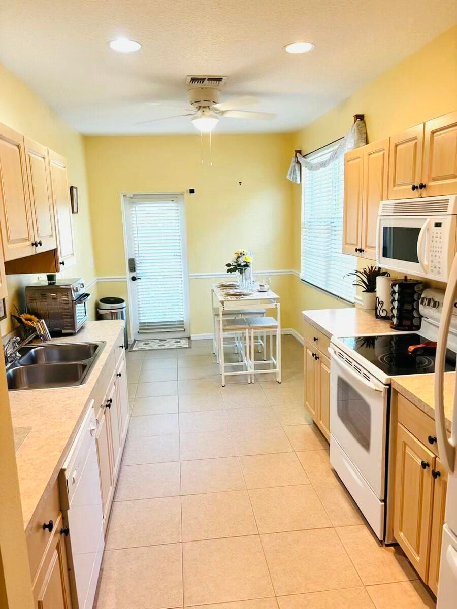 2104 SE Eatonville Drive, Port St. Lucie, FL 34952 — photo 6 of 30