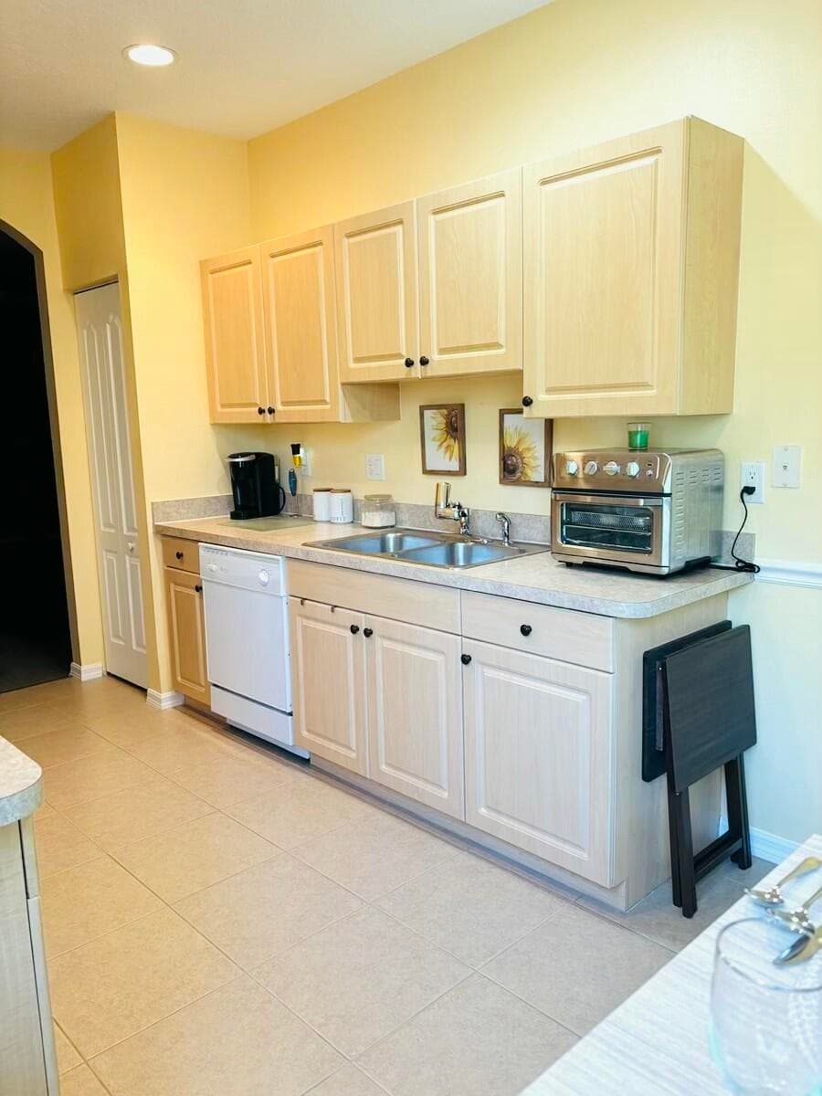 2104 SE Eatonville Drive, Port St. Lucie, FL 34952 — photo 4 of 30