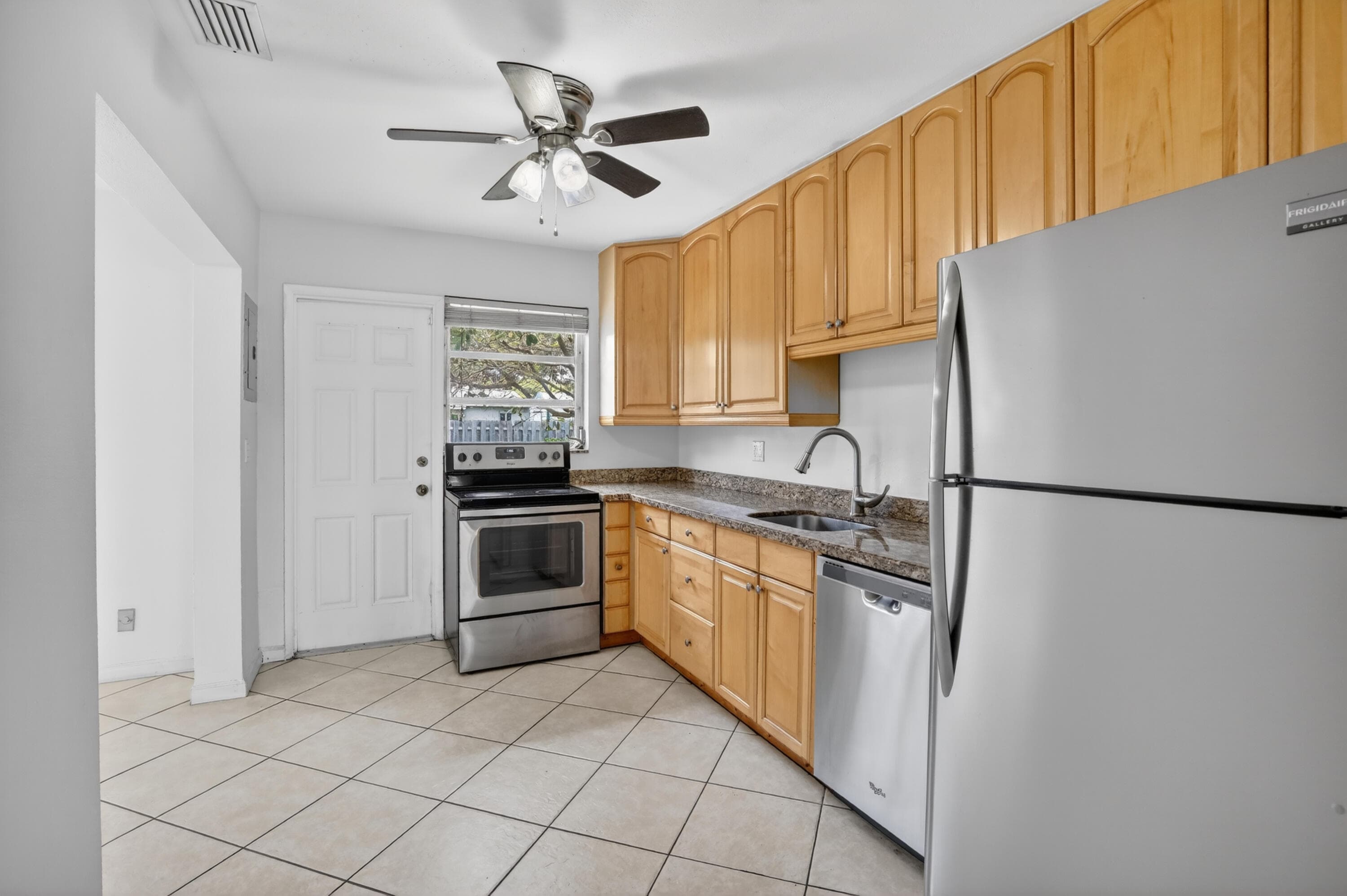 121 NW 52nd Street, Oakland Park, FL 33309 — photo 9 of 42