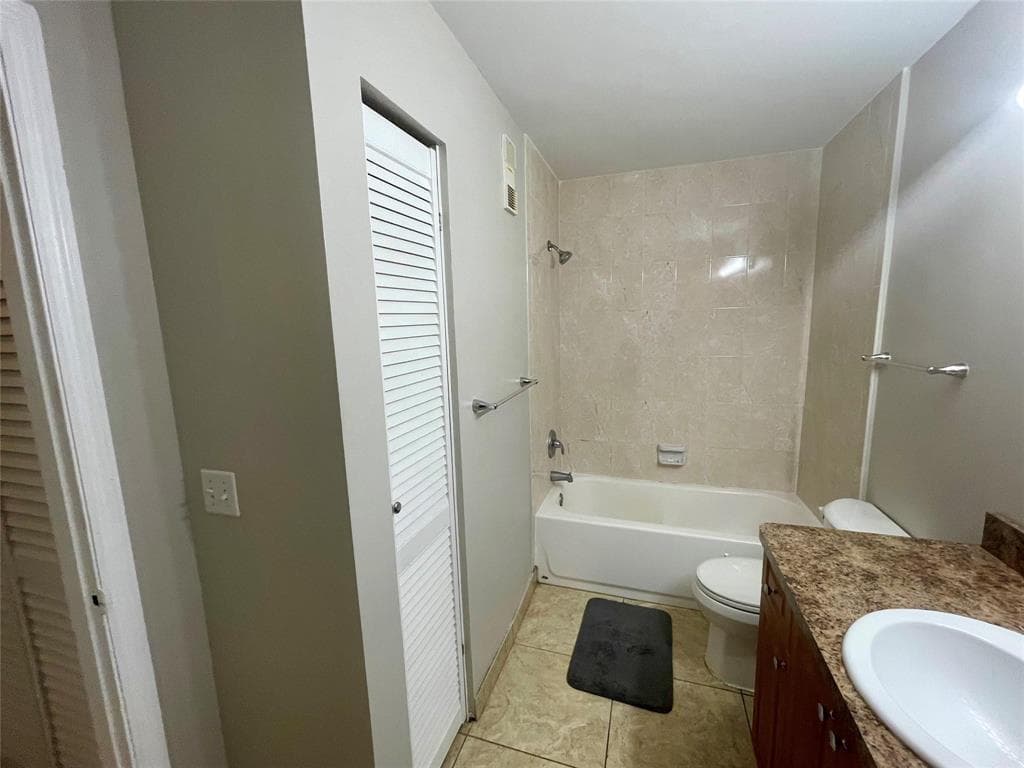 3350 N Pinewalk Dr Drive N 1413, Margate, FL 33063 — photo 11 of 18