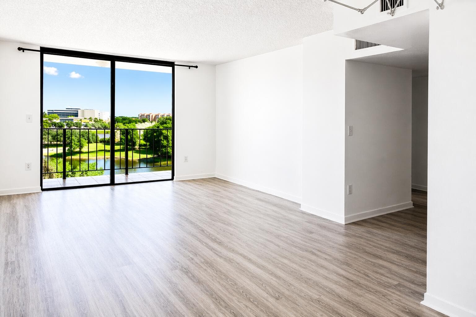 9682 Fontainebleau Boulevard 603, Miami, FL 33172 — photo 3 of 17