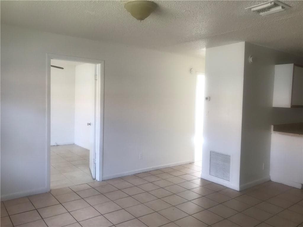 1038 NW 8th Avenue, Fort Lauderdale, FL 33311 — photo 3 of 14