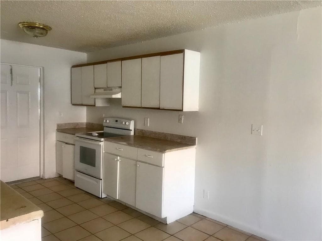 1038 NW 8th Avenue, Fort Lauderdale, FL 33311 — photo 5 of 14