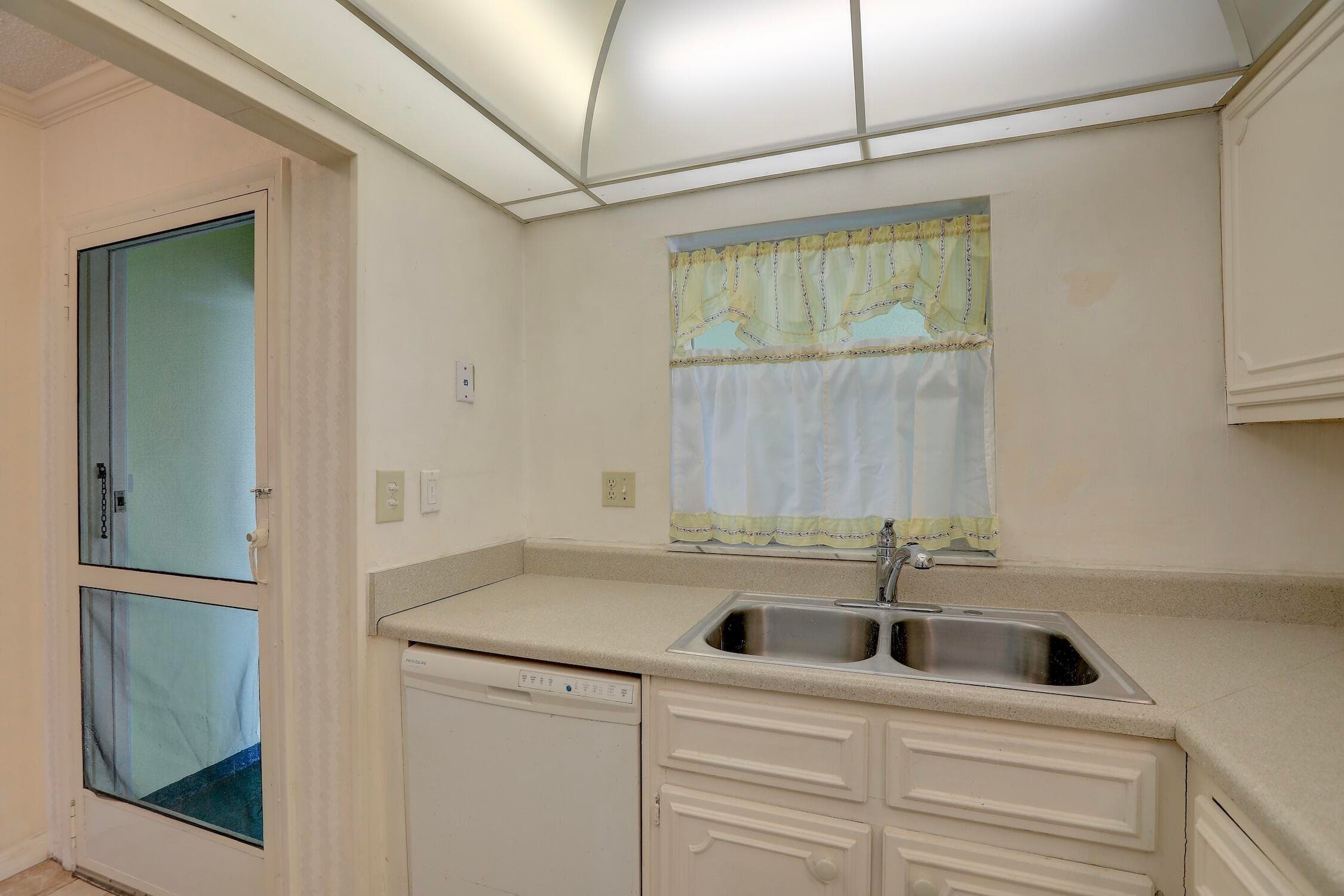 1100 Ponce De Leon Circle 305, Vero Beach, FL 32960 — photo 17 of 41