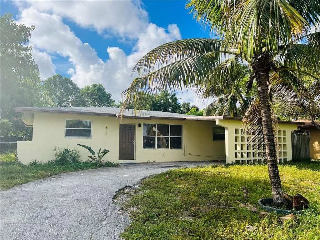 10 NW 19th Street, Pompano Beach, FL 33060 — photo 1 of 13