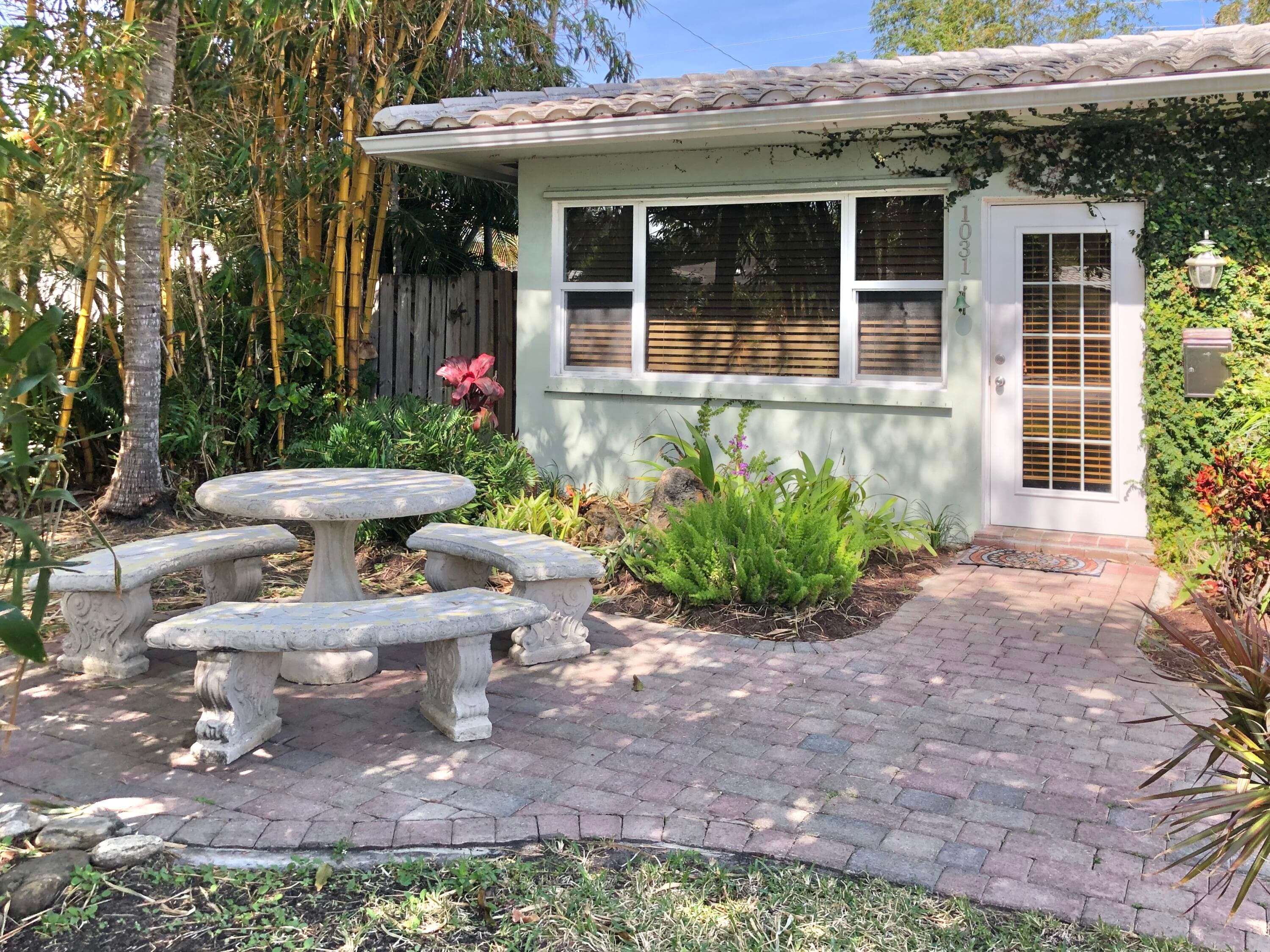 1031 Lincoln Street, Hollywood, FL 33019 — photo 4 of 43