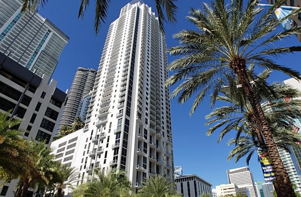 1060 Brickell Avenue 3711, Miami, FL 33131 — photo 1 of 9