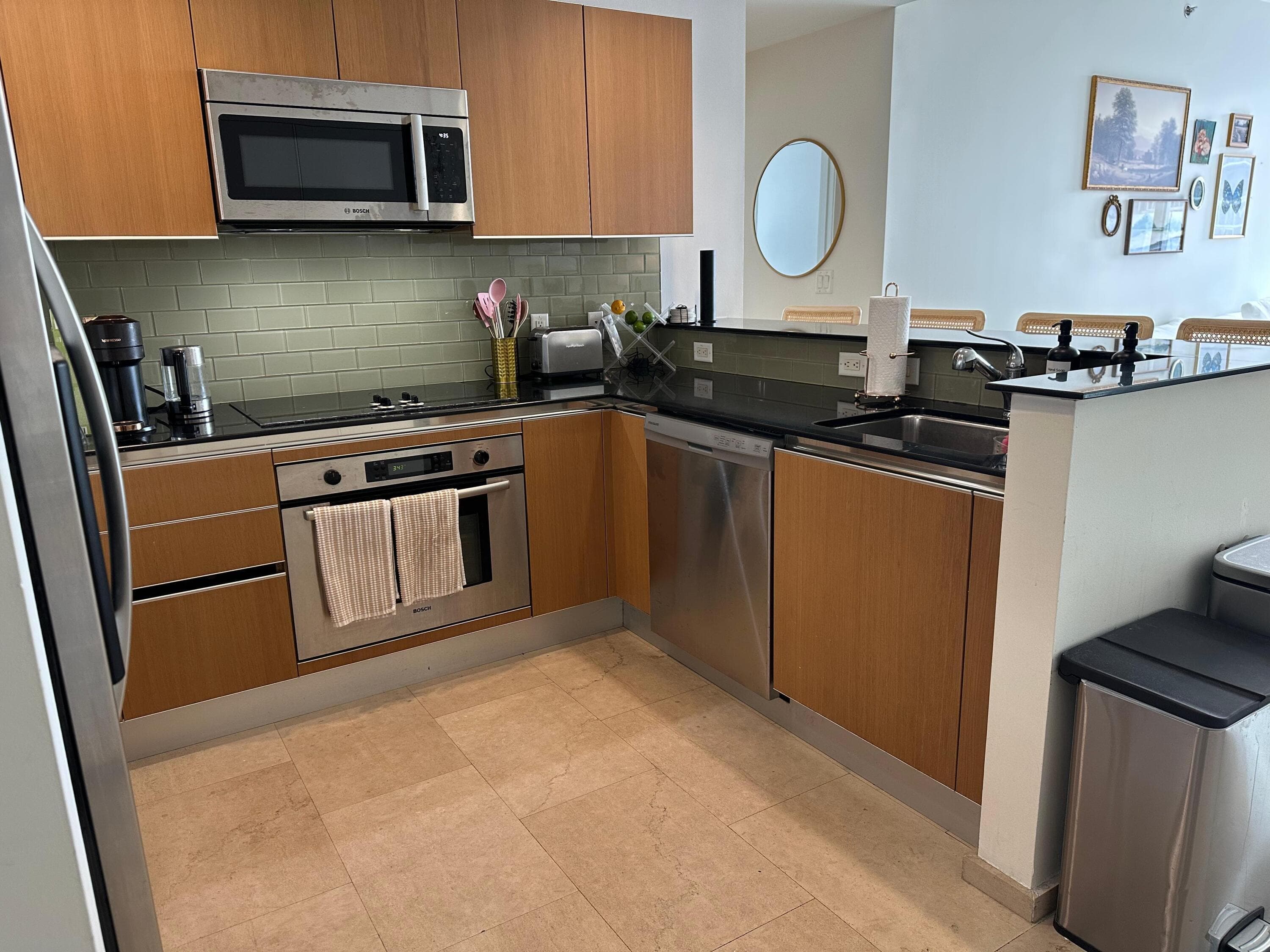 1060 Brickell Avenue 3711, Miami, FL 33131 — photo 2 of 9