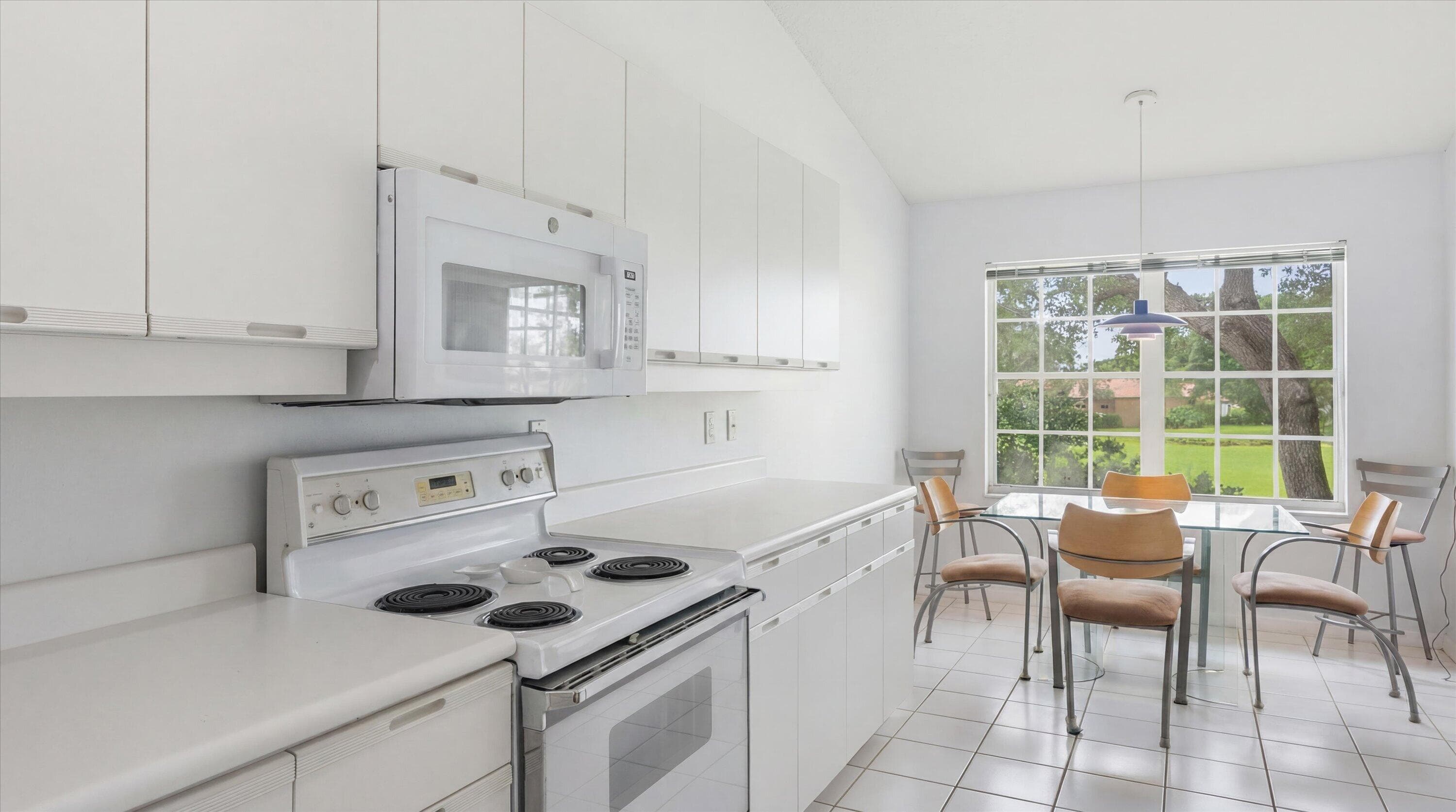 10112 Andover Coach Circle B2, Lake Worth, FL 33449 — photo 10 of 49