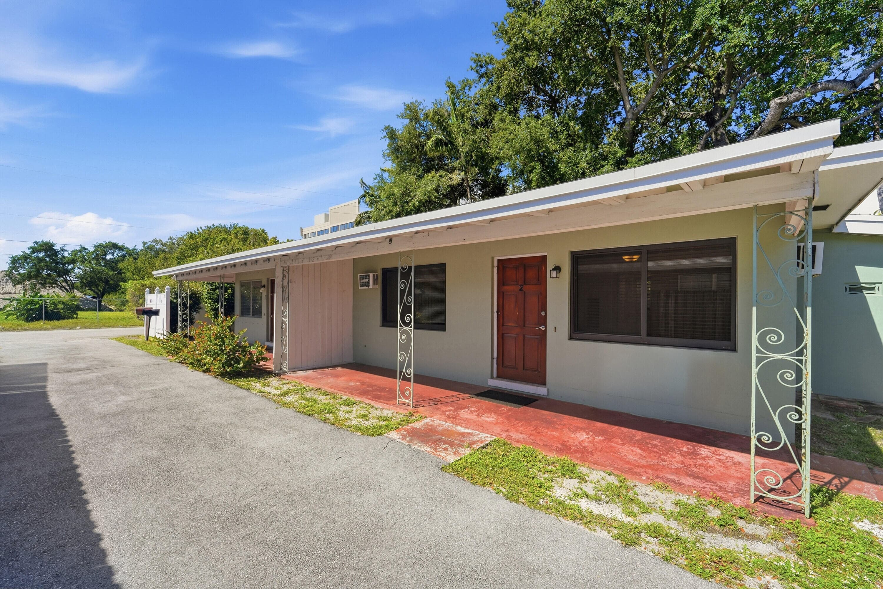 707 SE 18th Street 1-2, Fort Lauderdale, FL 33316 — photo 1 of 33