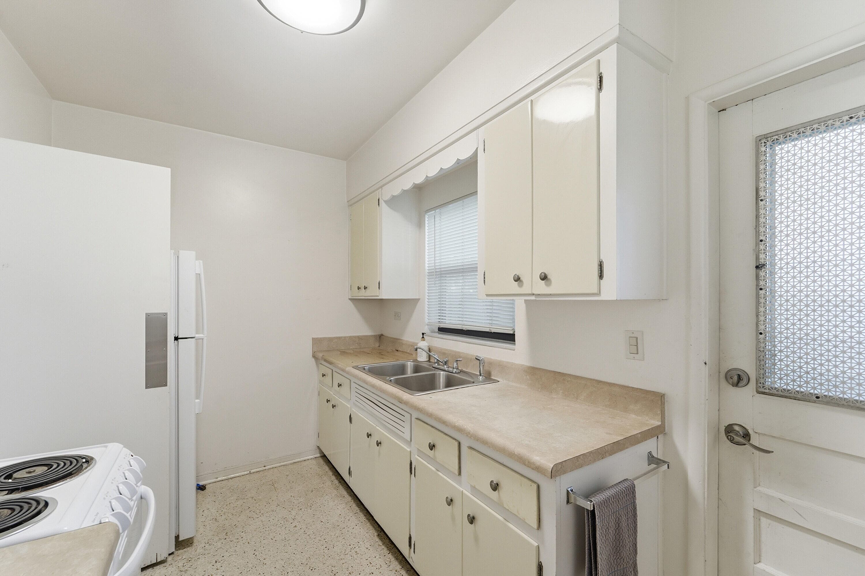 707 SE 18th Street 1-2, Fort Lauderdale, FL 33316 — photo 4 of 33