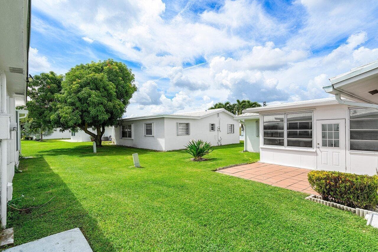 517 SW 18th Street, Boynton Beach, FL 33426 — photo 30 of 50