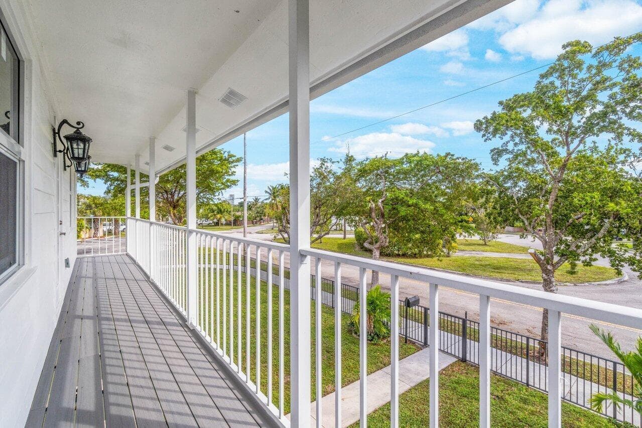 2233 Dock Street, West Palm Beach, FL 33401 — photo 24 of 53