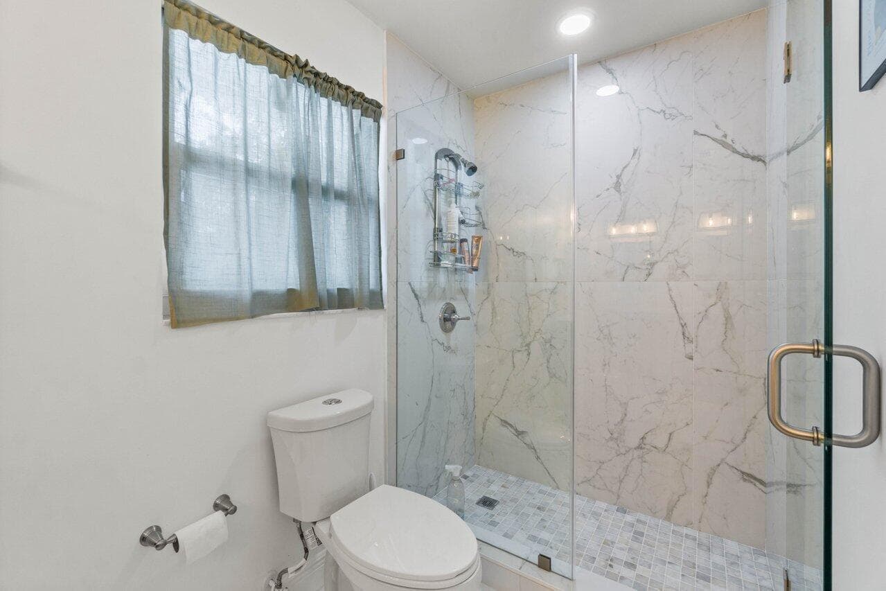 2233 Dock Street, West Palm Beach, FL 33401 — photo 25 of 53