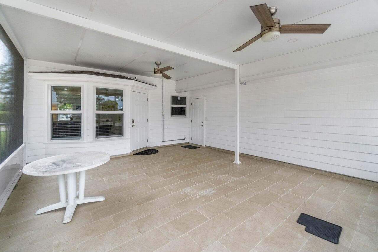 2233 Dock Street, West Palm Beach, FL 33401 — photo 31 of 53