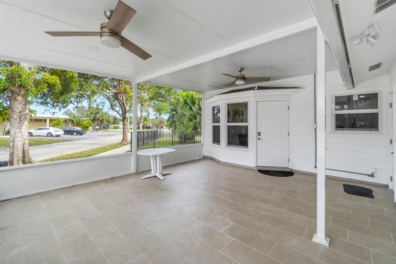 2233 Dock Street, West Palm Beach, FL 33401 — photo 32 of 53